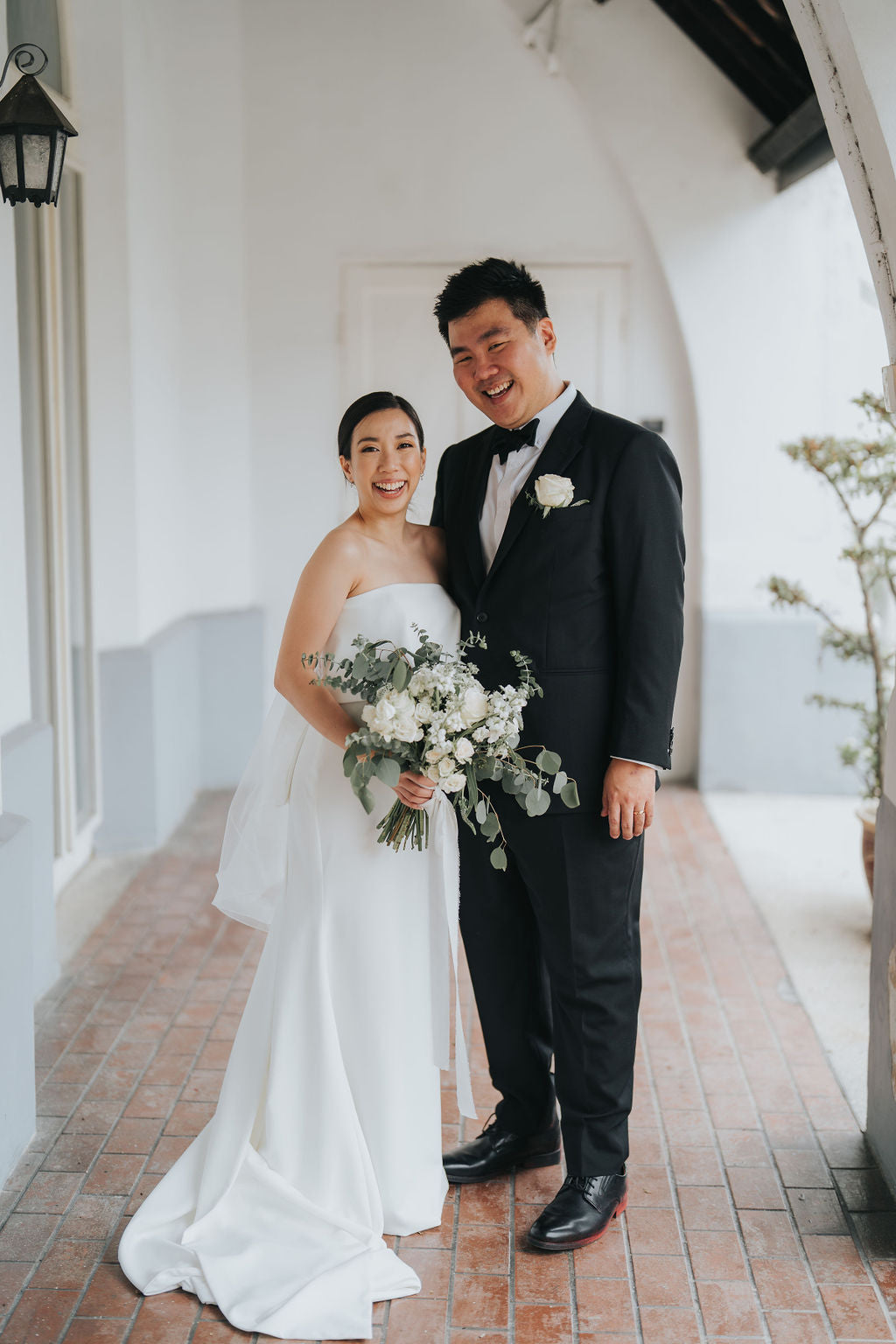 A Dream Realized: Stephanie's Wedding Dress and the Art of Simple Elegance