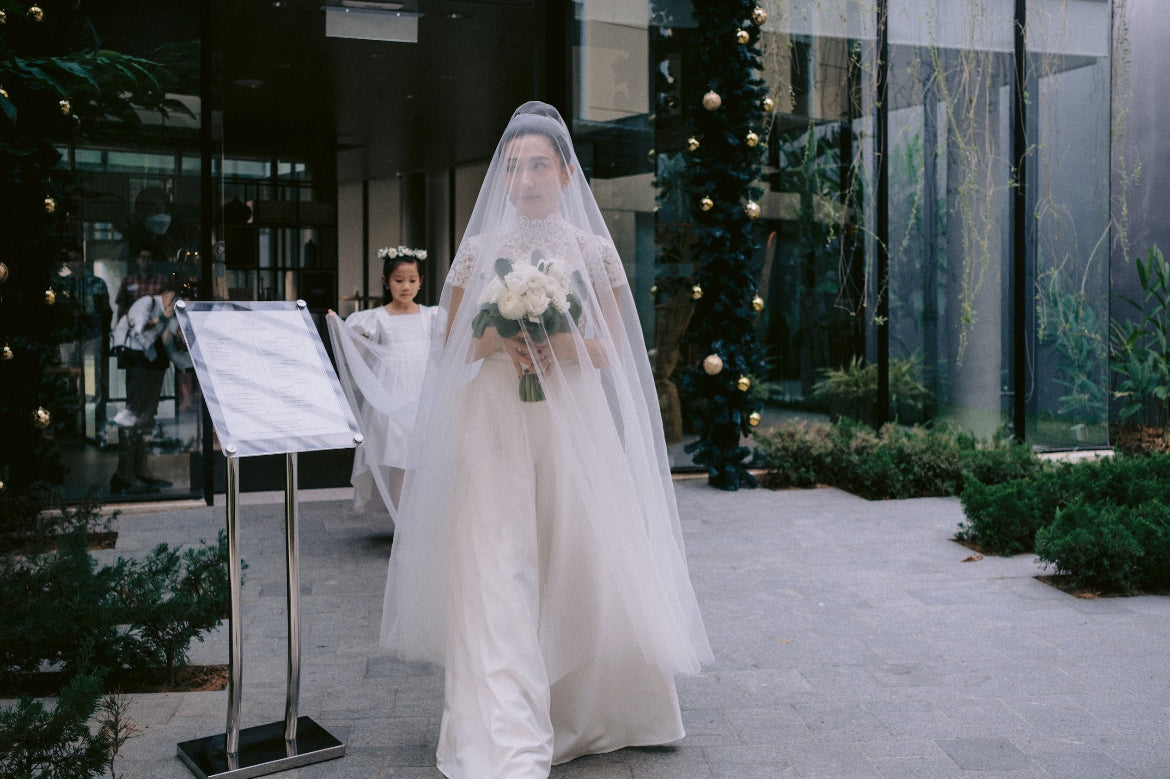 From Wedding Aisle to Everyday Style: Onna's Stunning Two-Piece Look