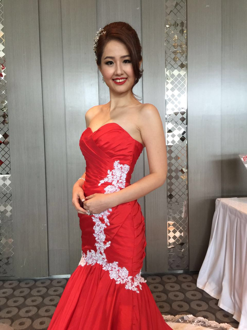 Bride Lauren - Strapless pleated mermaid dress with white lace applique