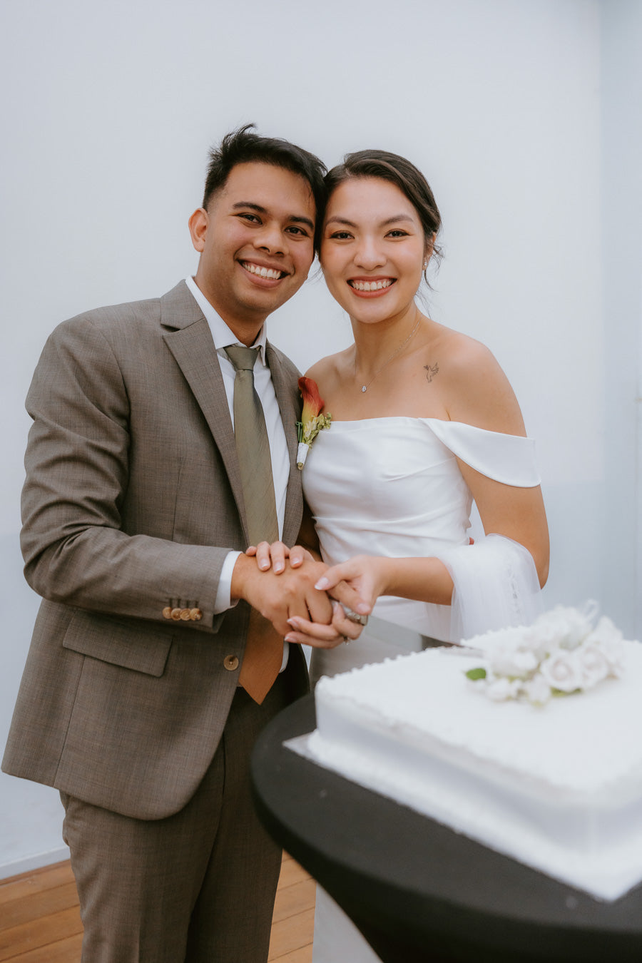 Bride Amanda — Minimalist Italian Satin Elegance
