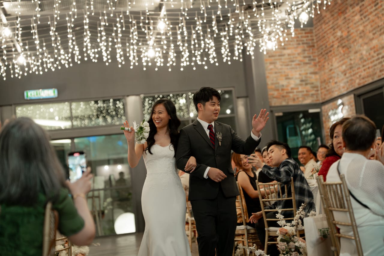 Bride Jayne — 2-in-1 Strapless Gown with Detachable Sleeves
