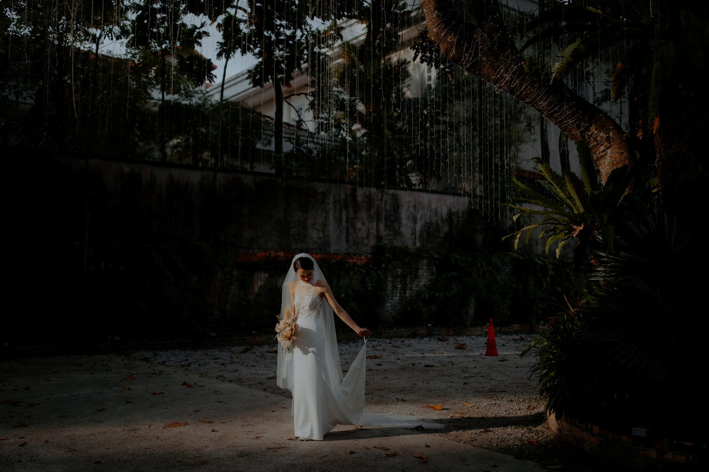Effortless Edge: LeeLin’s Bridal Duo