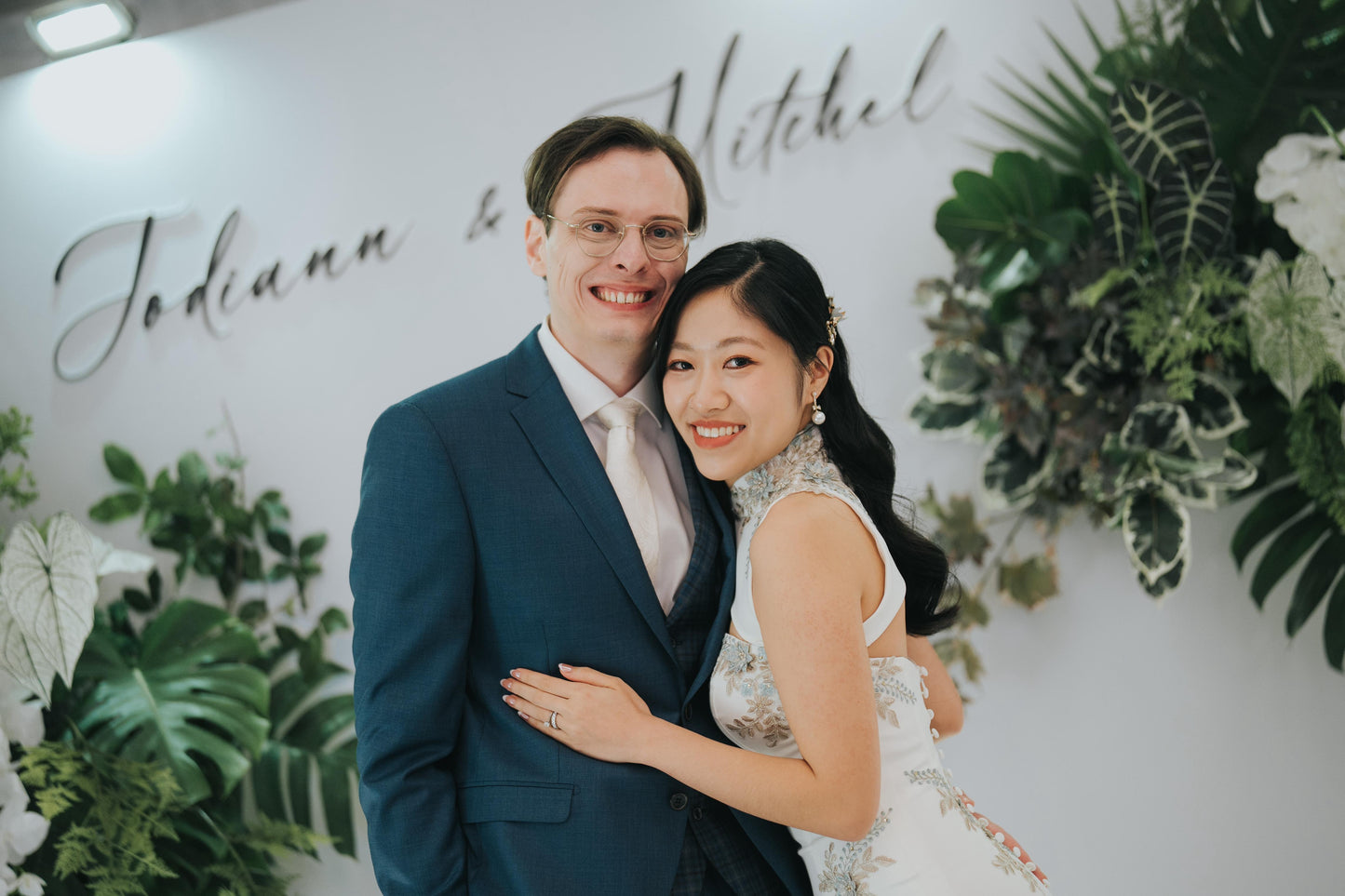 Bride Jodiann – Strapless & Cheongsam-Inspired Wedding Dress