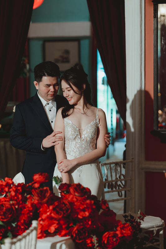 Bride Wei Hui’s Elegant Baroque Lace Wedding Gown