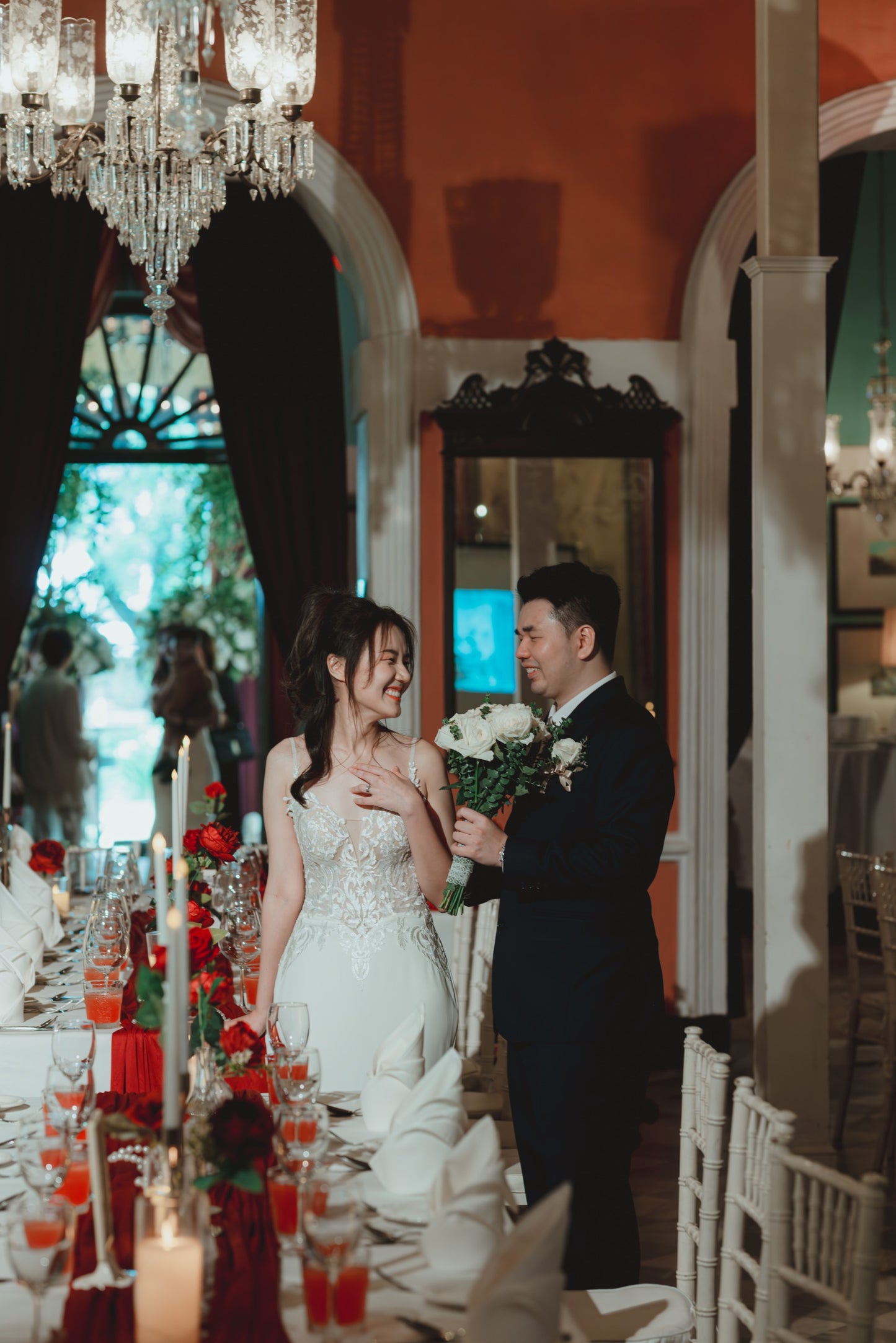Bride Wei Hui’s Elegant Baroque Lace Wedding Gown