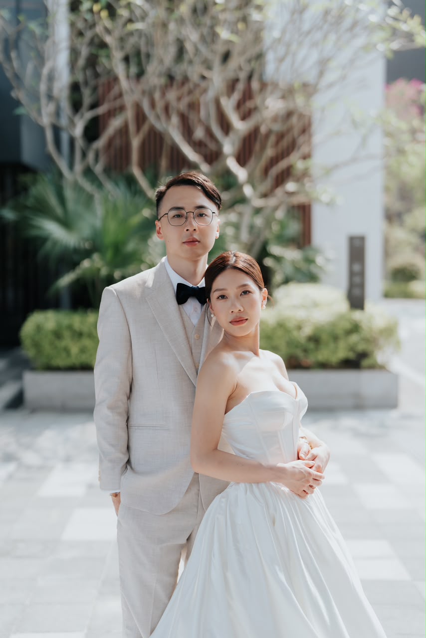 Bride Shirley - 2 in 1 Dress in Detachable Long Sleeves top on a Strapless Ball Gown Basque Waist