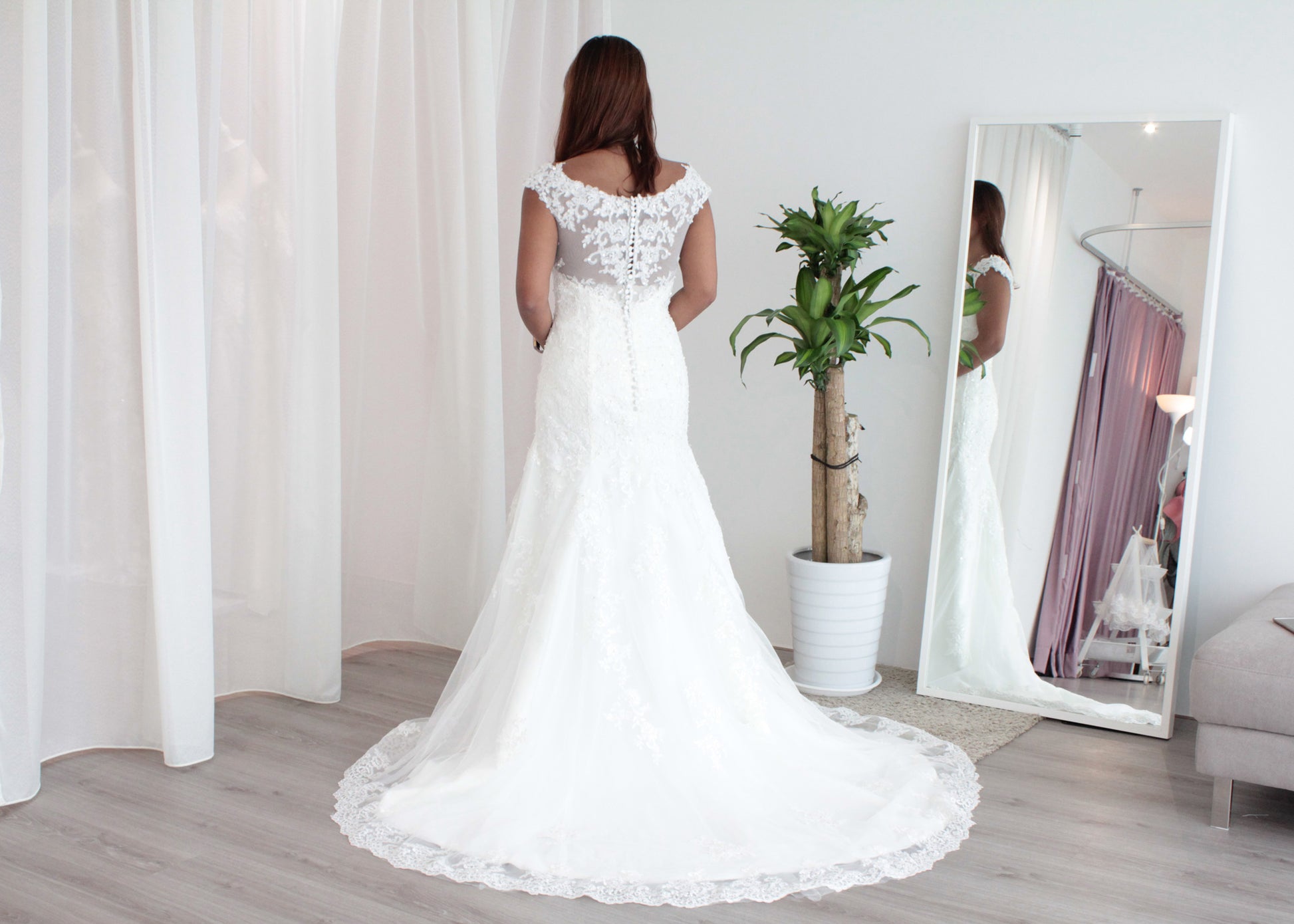 dentelle bridal wedding dress