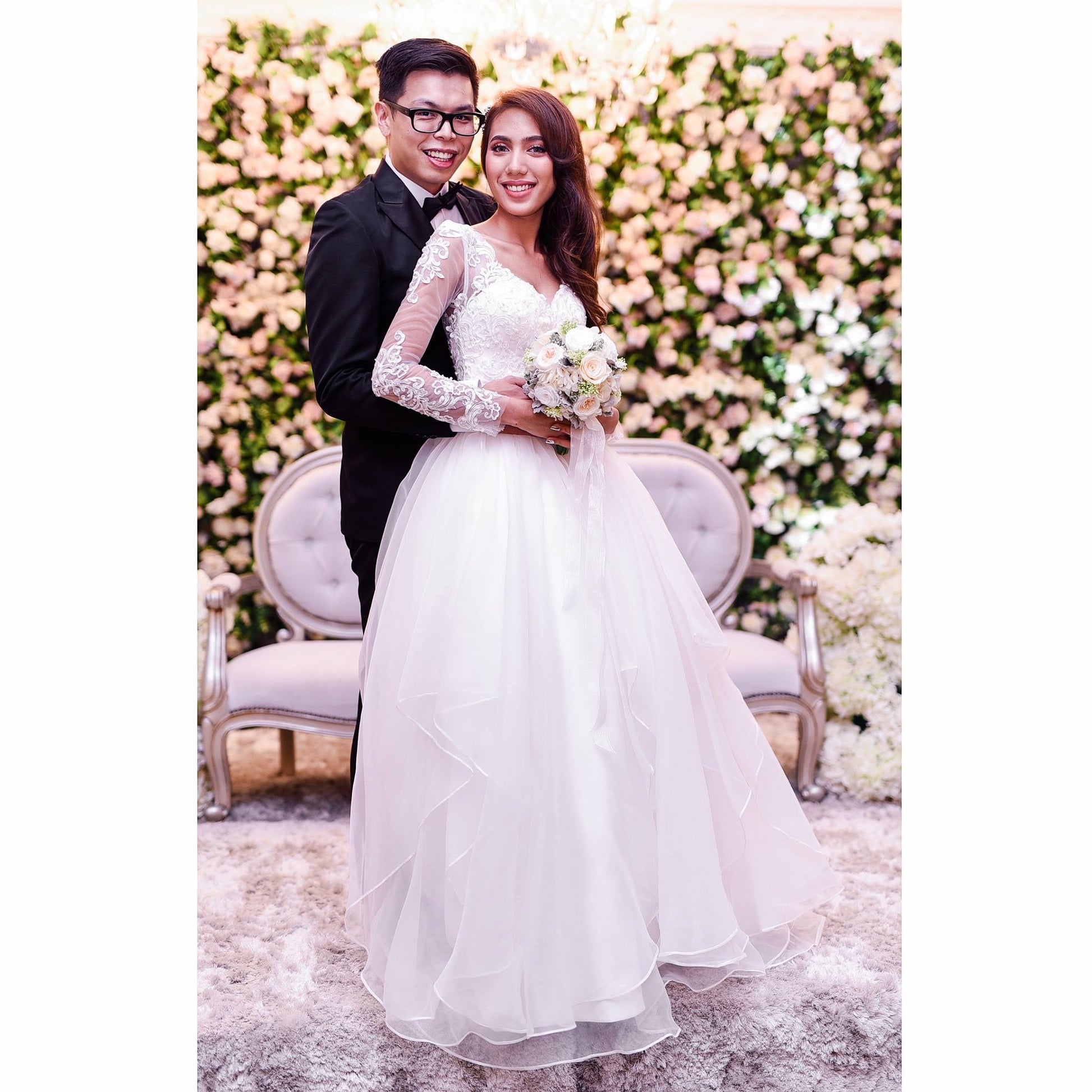 dentelle bridal wedding dress